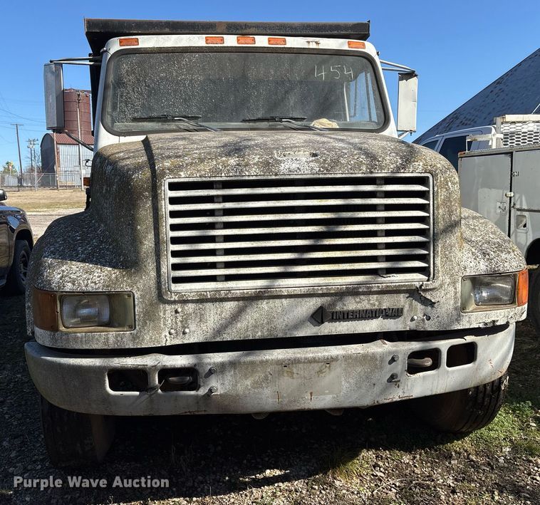image for item EY9870 1995 International 4700 4x2 dump truck