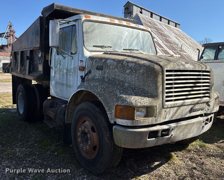 image for item EY9870 1995 International 4700 4x2 dump truck