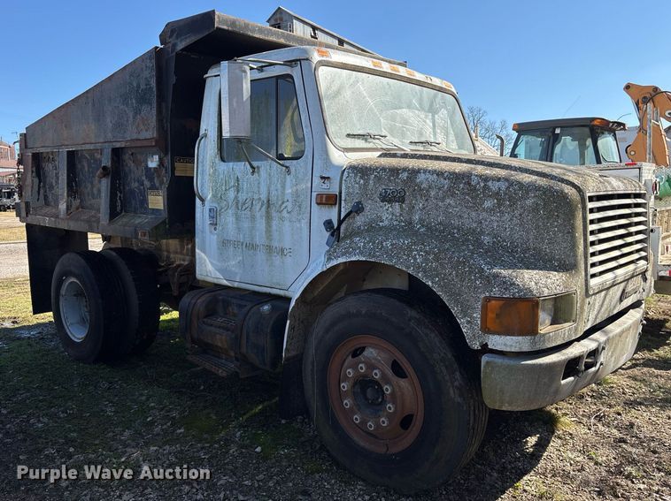 image for item EY9870 1995 International 4700 4x2 dump truck