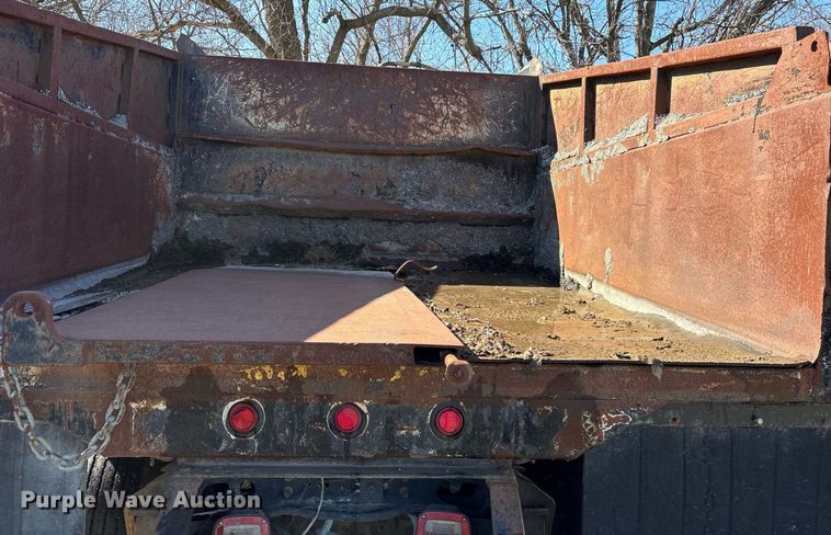 image for item EY9870 1995 International 4700 4x2 dump truck