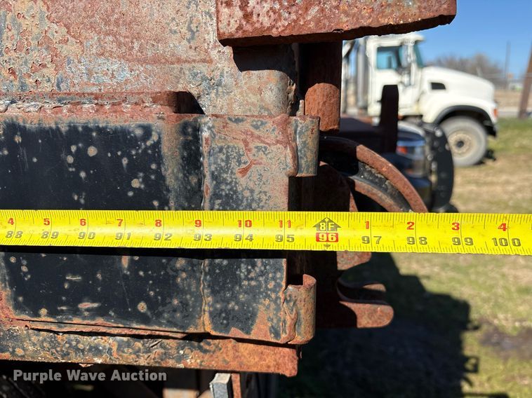 image for item EY9870 1995 International 4700 4x2 dump truck