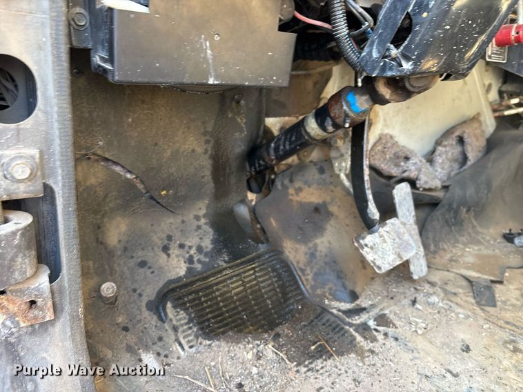 image for item EY9870 1995 International 4700 4x2 dump truck