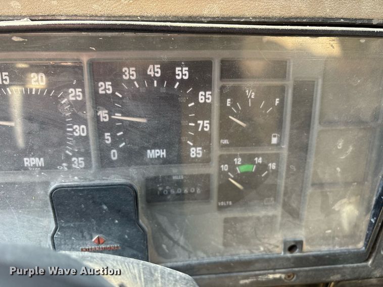 image for item EY9870 1995 International 4700 4x2 dump truck