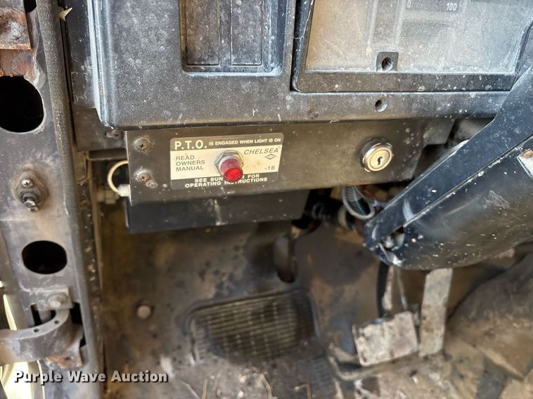 image for item EY9870 1995 International 4700 4x2 dump truck