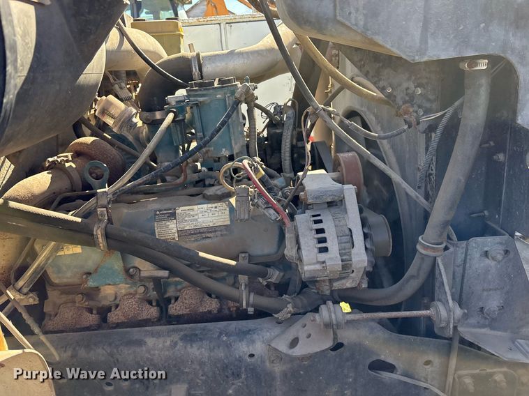 image for item EY9870 1995 International 4700 4x2 dump truck