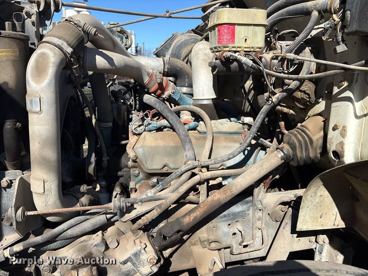 image for item EY9870 1995 International 4700 4x2 dump truck