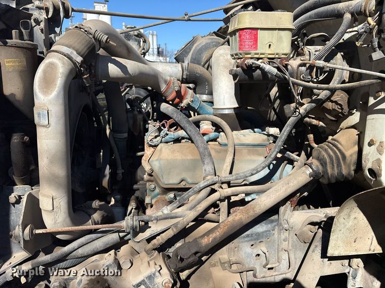 image for item EY9870 1995 International 4700 4x2 dump truck