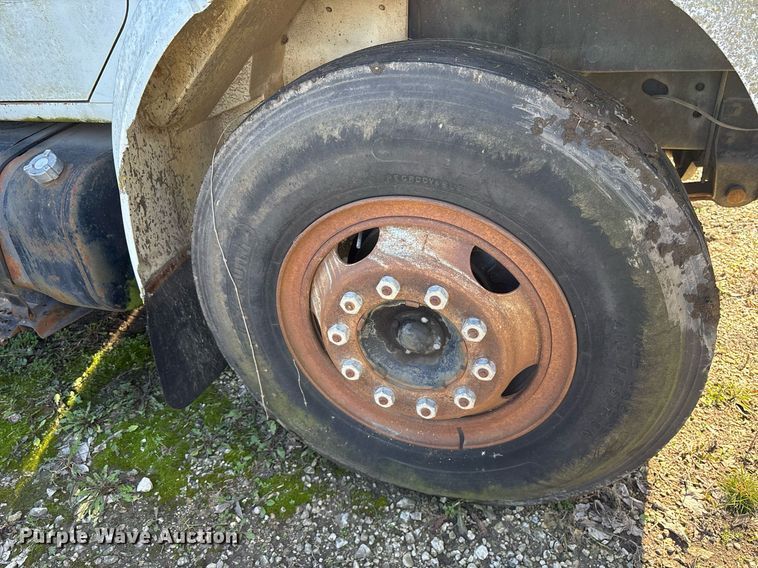 image for item EY9870 1995 International 4700 4x2 dump truck