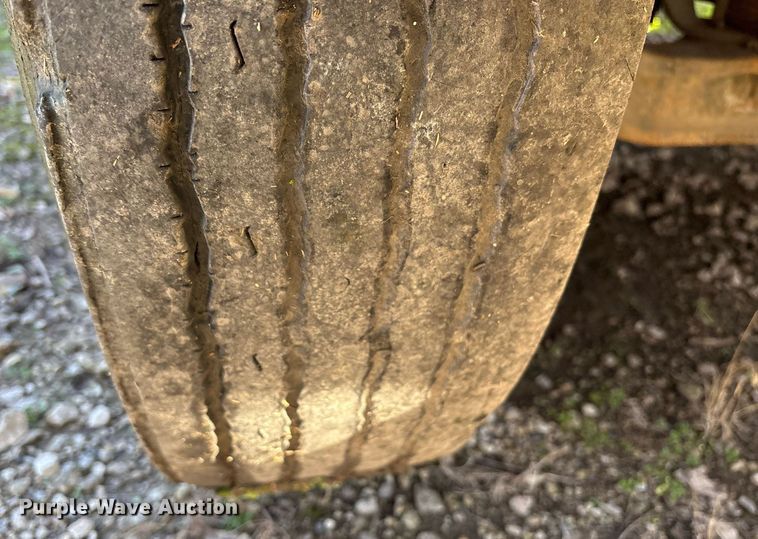 image for item EY9870 1995 International 4700 4x2 dump truck