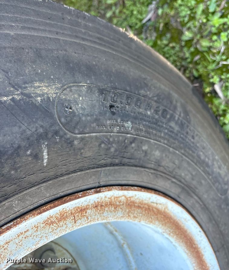 image for item EY9870 1995 International 4700 4x2 dump truck