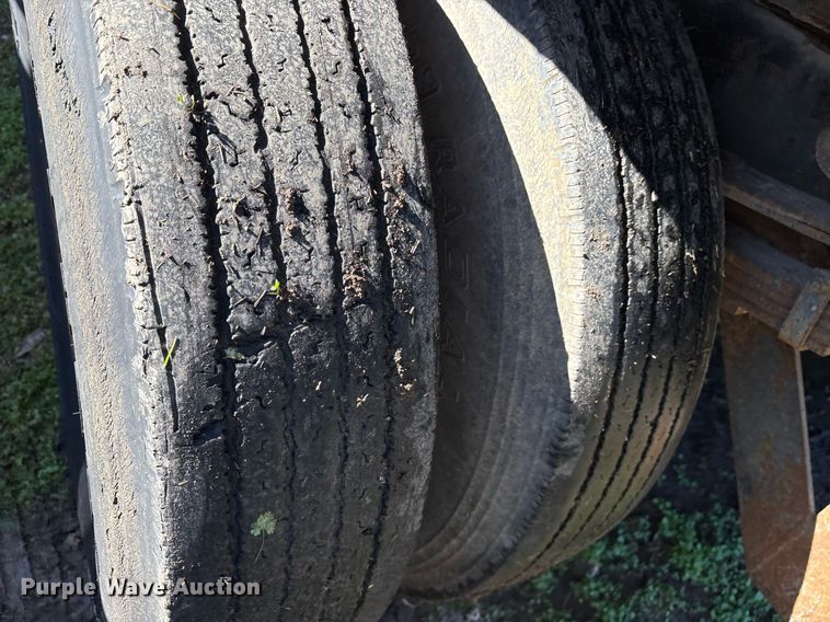 image for item EY9870 1995 International 4700 4x2 dump truck