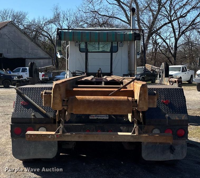 image for item EY9871 2007 Mack CV713 roll-off container truck