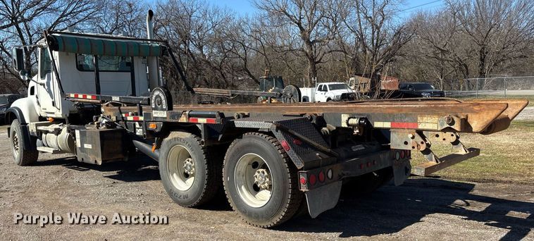 image for item EY9871 2007 Mack CV713 roll-off container truck