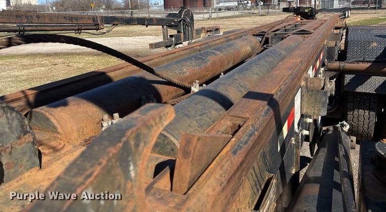 image for item EY9871 2007 Mack CV713 roll-off container truck