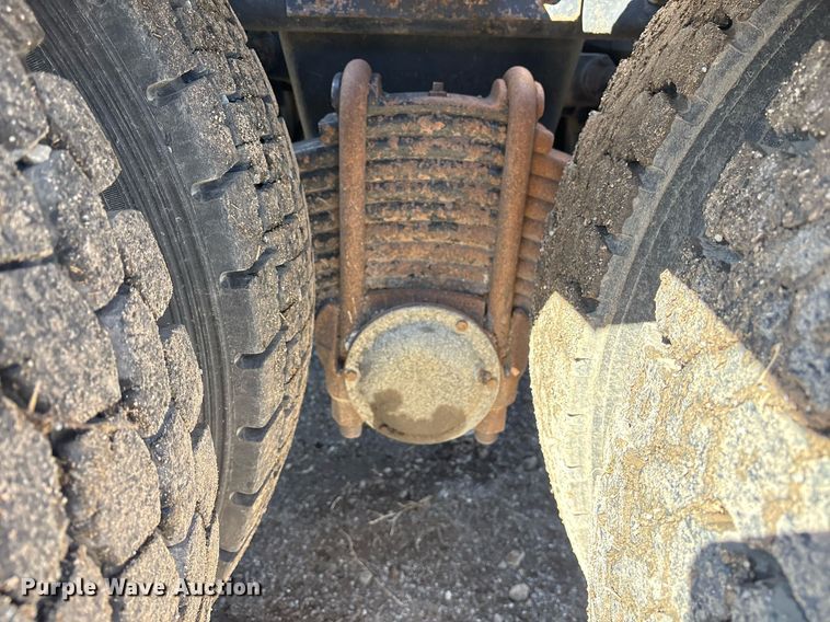 image for item EY9871 2007 Mack CV713 roll-off container truck