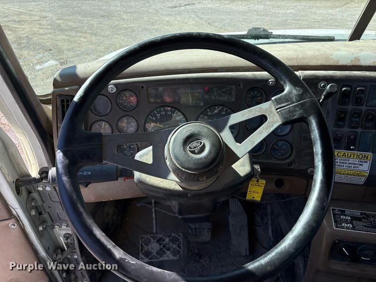 image for item EY9871 2007 Mack CV713 roll-off container truck