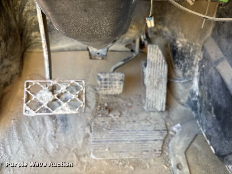 image for item EY9871 2007 Mack CV713 roll-off container truck