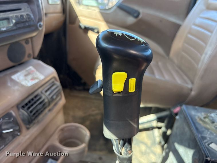 image for item EY9871 2007 Mack CV713 roll-off container truck