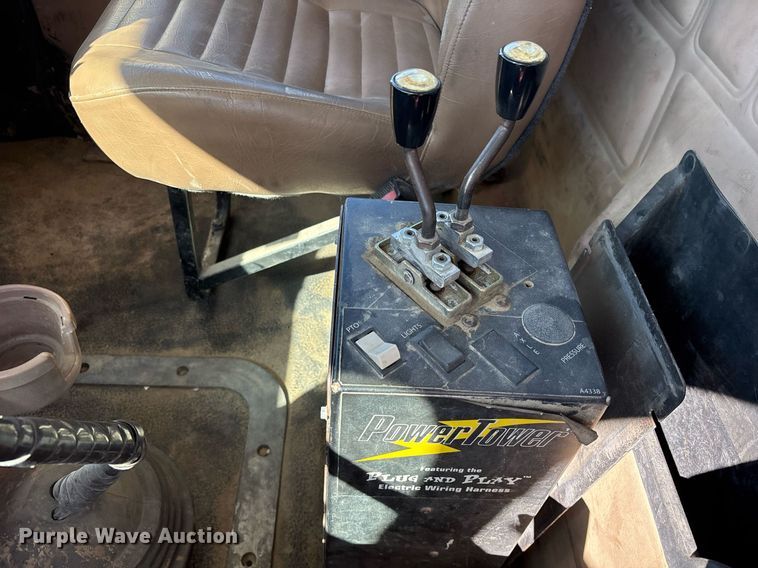 image for item EY9871 2007 Mack CV713 roll-off container truck