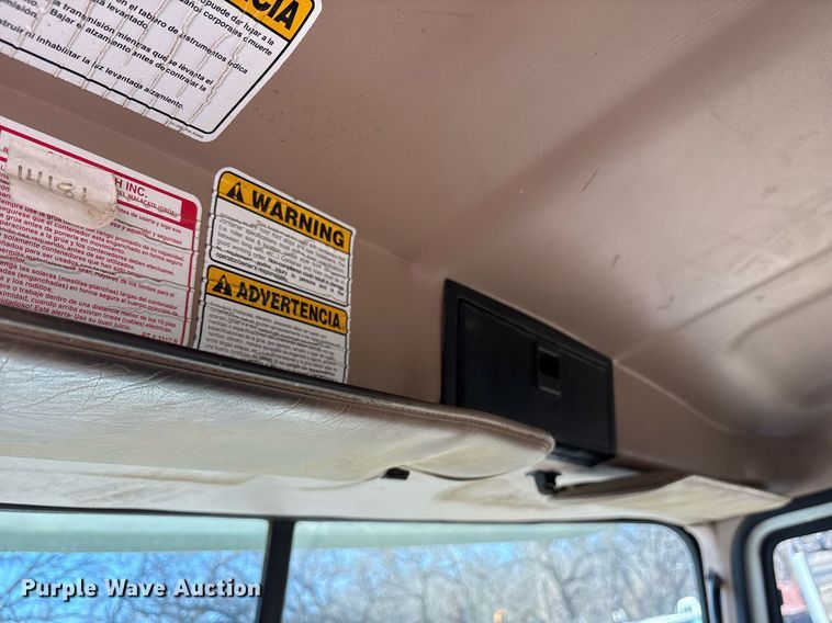 image for item EY9871 2007 Mack CV713 roll-off container truck