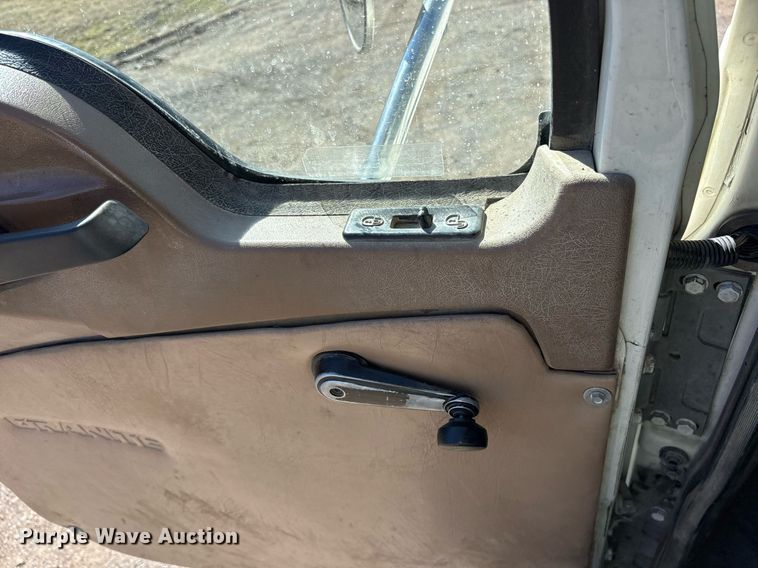 image for item EY9871 2007 Mack CV713 roll-off container truck