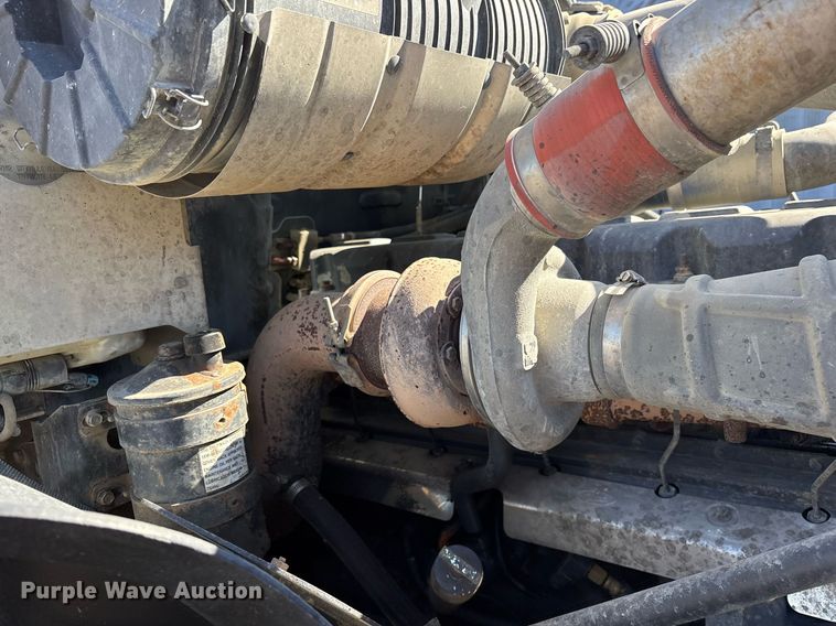 image for item EY9871 2007 Mack CV713 roll-off container truck