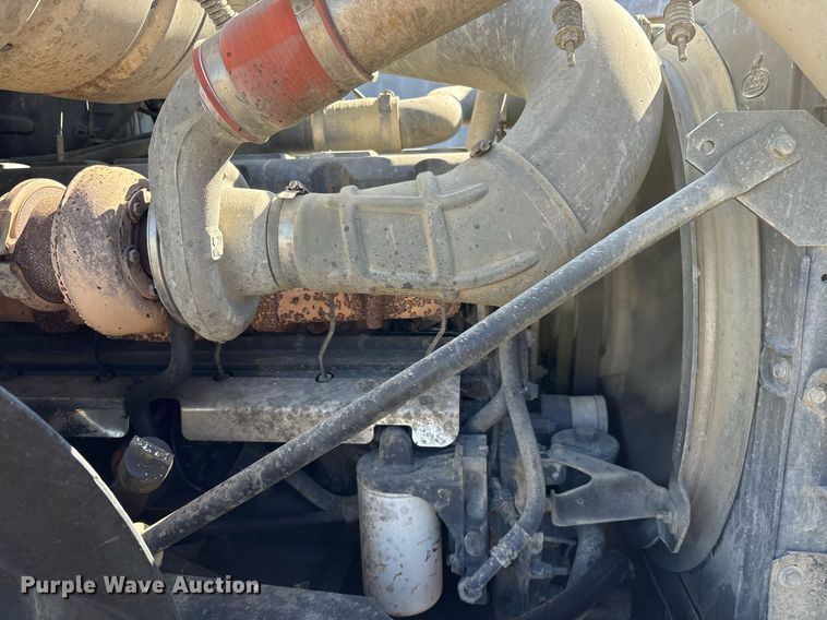 image for item EY9871 2007 Mack CV713 roll-off container truck