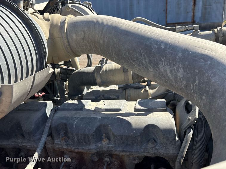 image for item EY9871 2007 Mack CV713 roll-off container truck