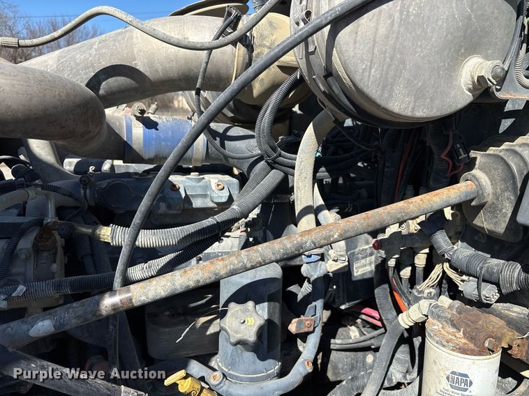 image for item EY9871 2007 Mack CV713 roll-off container truck