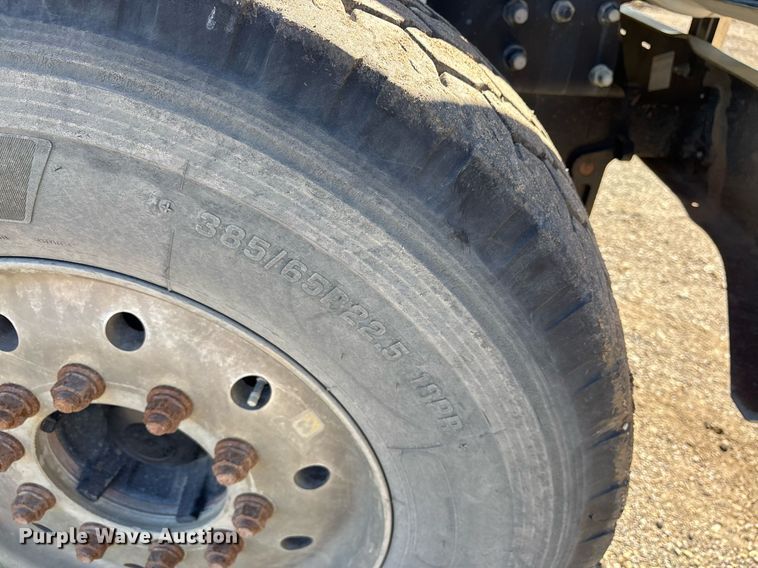 image for item EY9871 2007 Mack CV713 roll-off container truck