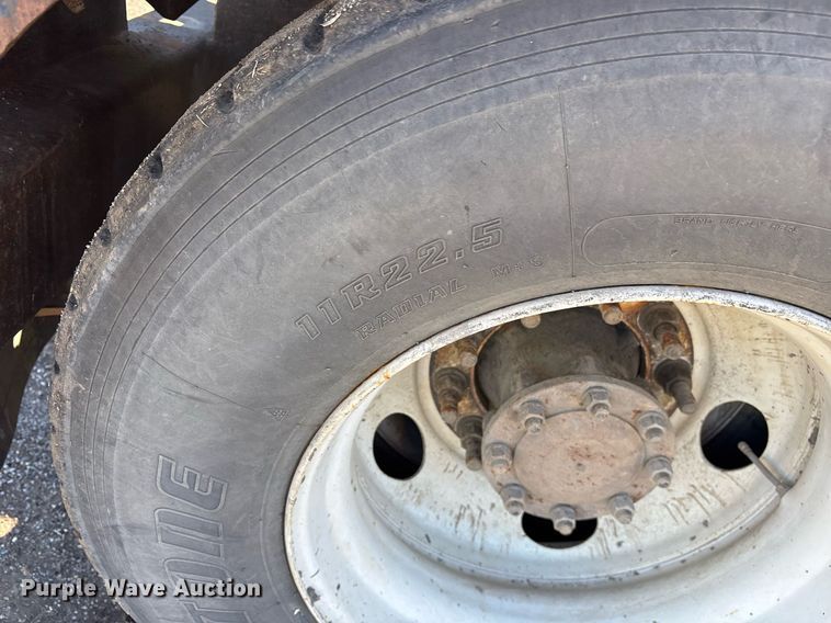 image for item EY9871 2007 Mack CV713 roll-off container truck