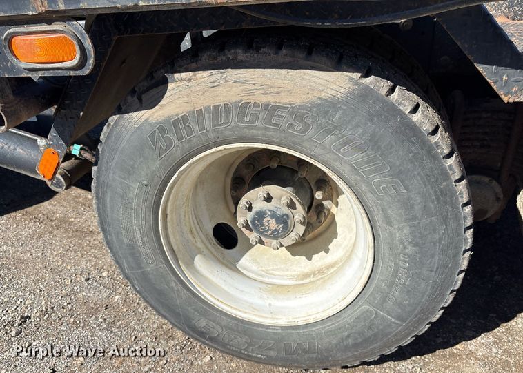 image for item EY9871 2007 Mack CV713 roll-off container truck