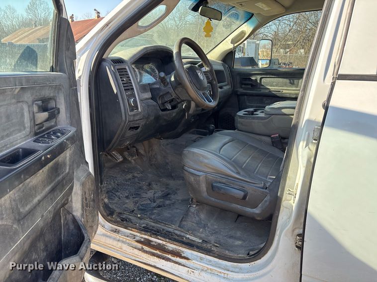 image for item EY9873 2014 Dodge Ram 4500 Crew Cab utility / service truck