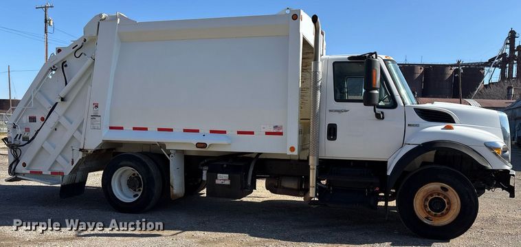 image for item EY9874 2012 International 7400 SBA refuse truck