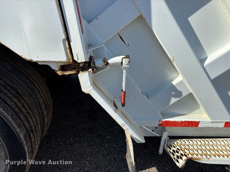 image for item EY9874 2012 International 7400 SBA refuse truck