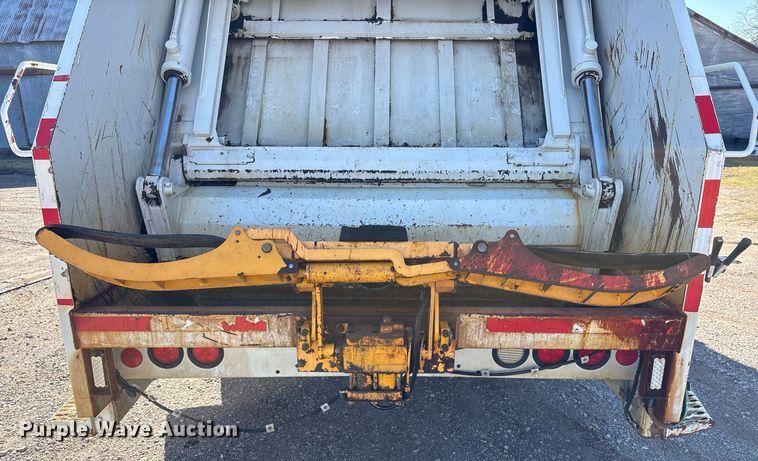 image for item EY9874 2012 International 7400 SBA refuse truck