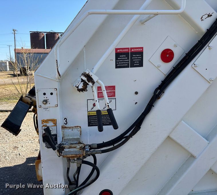 image for item EY9874 2012 International 7400 SBA refuse truck