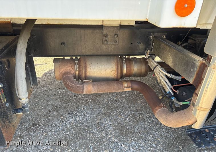 image for item EY9874 2012 International 7400 SBA refuse truck