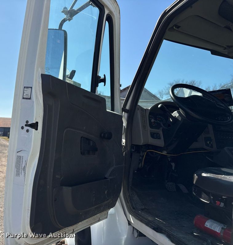 image for item EY9874 2012 International 7400 SBA refuse truck