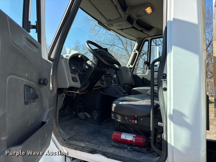 image for item EY9874 2012 International 7400 SBA refuse truck