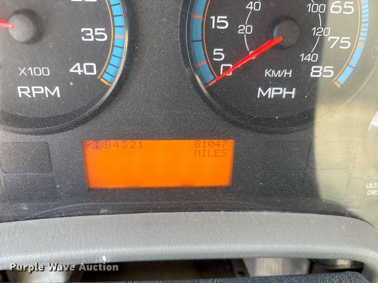 image for item EY9874 2012 International 7400 SBA refuse truck