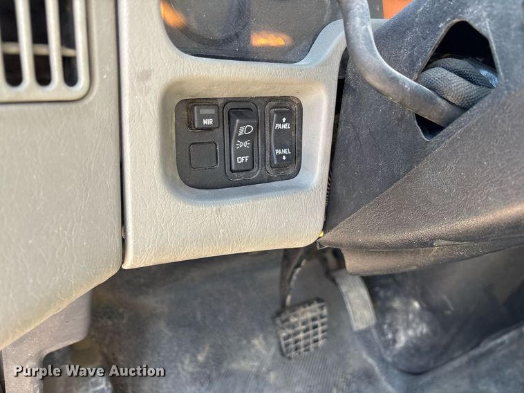 image for item EY9874 2012 International 7400 SBA refuse truck