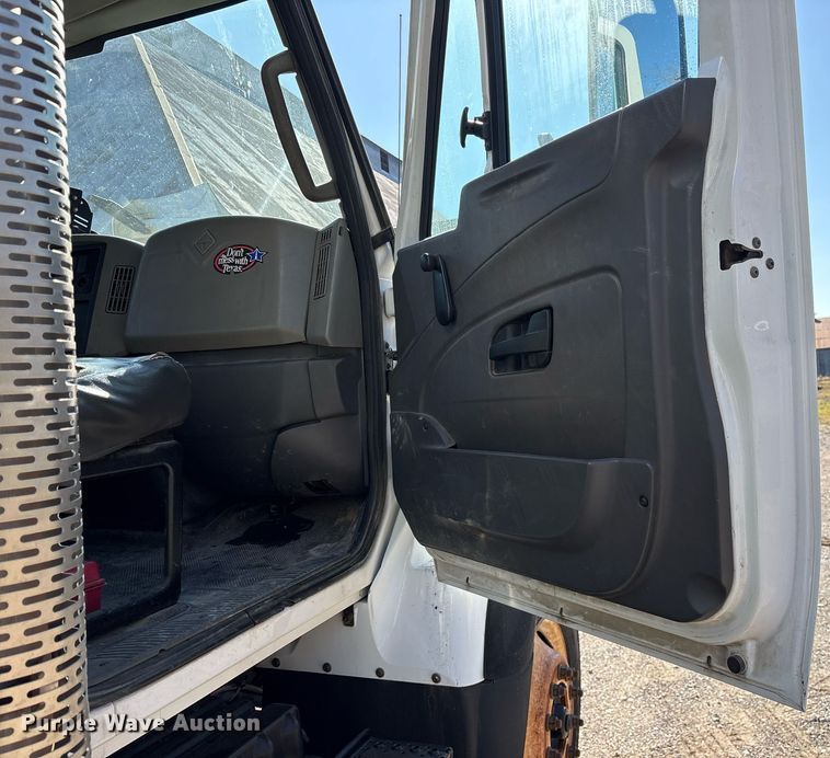 image for item EY9874 2012 International 7400 SBA refuse truck