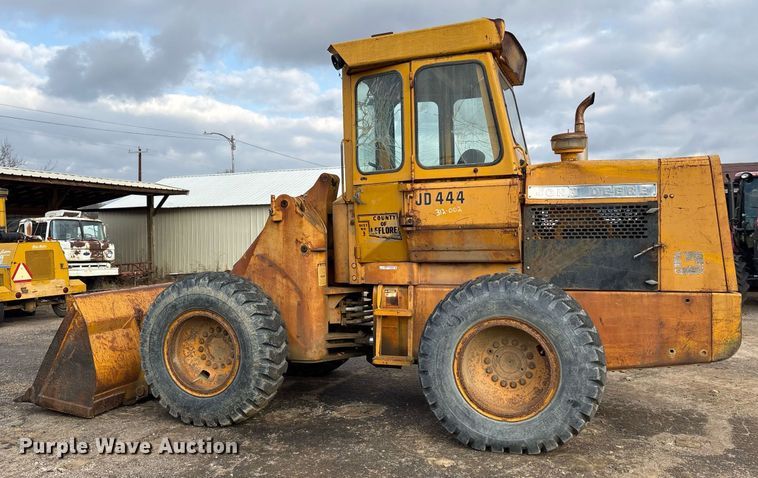 image for item EY9900 1980 John Deere JD444 wheel loader