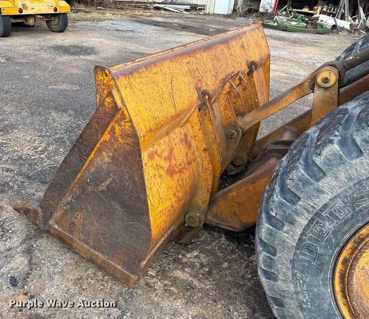 image for item EY9900 1980 John Deere JD444 wheel loader