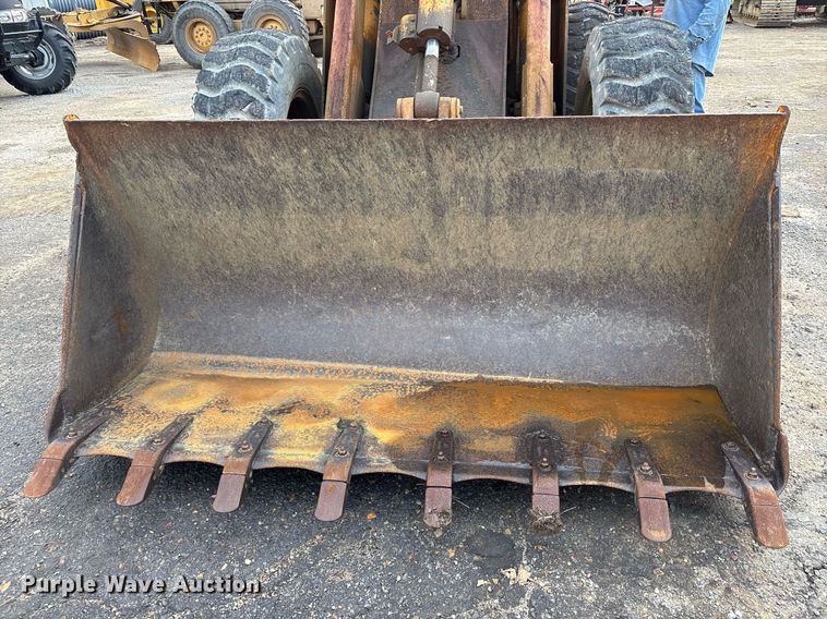 image for item EY9900 1980 John Deere JD444 wheel loader