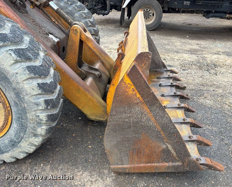 image for item EY9900 1980 John Deere JD444 wheel loader