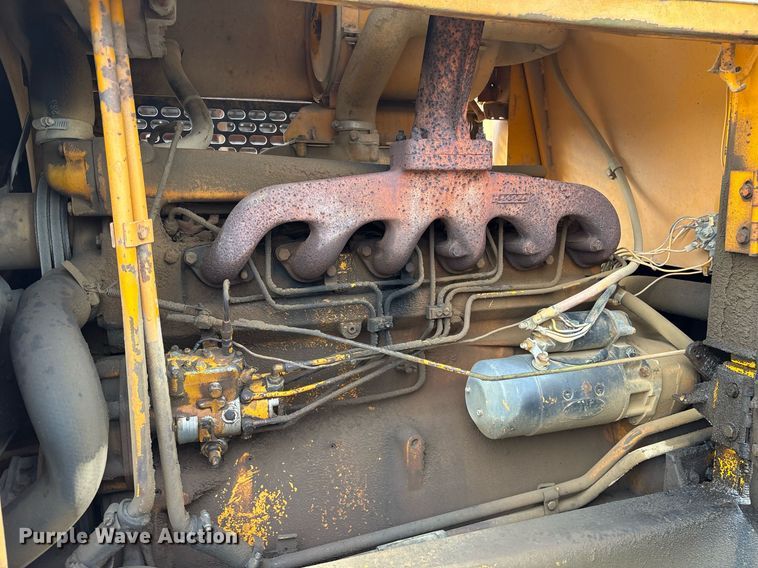 image for item EY9900 1980 John Deere JD444 wheel loader