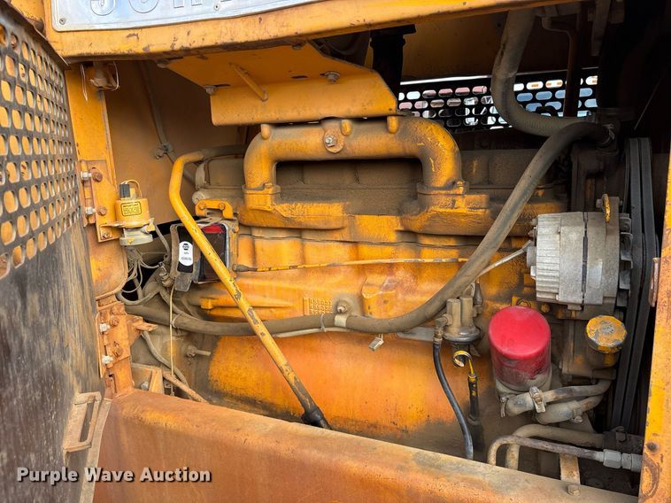 image for item EY9900 1980 John Deere JD444 wheel loader