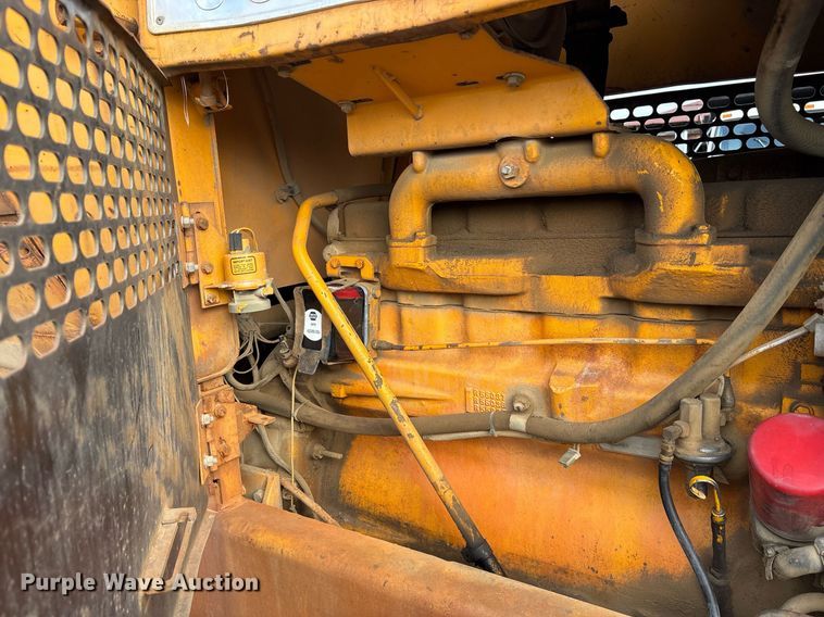 image for item EY9900 1980 John Deere JD444 wheel loader